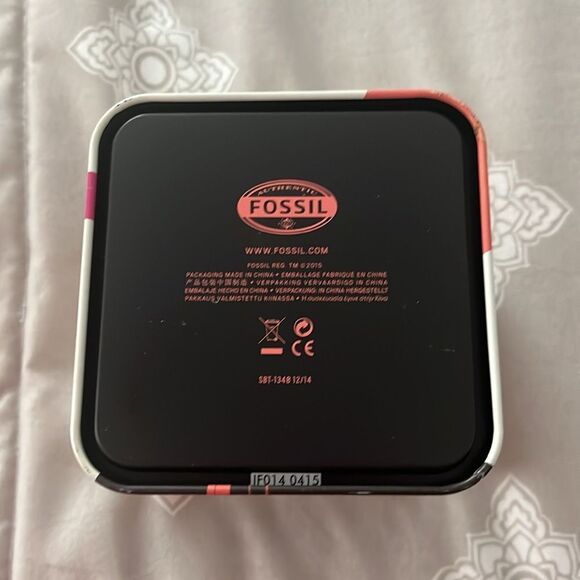 Fossil Watch Tin Box - Picture 5 of 5
